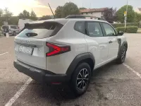 Usata Dacia Duster Essentiel 101 CV (74 kW) 2025 Bianco SUV