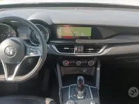 Usata Alfa Romeo Stelvio Super 210 CV (154 kW) 2017 Grigio SUV