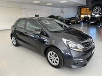 Usata Kia Rio Active 86 CV (63 kW) 2015 Gray Berlina