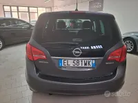 Usata Opel Meriva 95 CV (69 kW) 2012 Grigio Monovolume