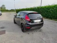 Usata Ford Fiesta 68 CV (50 kW) 2010 Nero Berlina