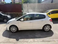 Gebraucht Peugeot 208 Access 68 PS (50 kW) 2016 Weiß Kleinwagen
