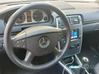 Usata Mercedes B180 116 CV (85 kW) 2011 Nero Utilitaria