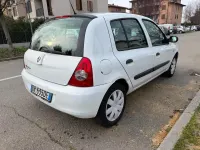 Begagnad Renault Clio II Dynamique 75 HK (55 kW) 2008 Vit Sedan
