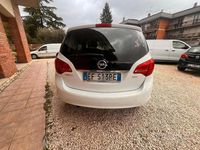 Usata Opel Meriva Cosmo 74 CV (54 kW) 2011 Bianco Monovolume