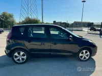 Usata Renault Scenic E-Tech XMOD 110 CV (80 kW) 2010 Nero Monovolume