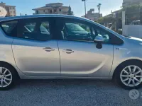 Usata Opel Meriva 95 CV (69 kW) 2012 Grigio Monovolume