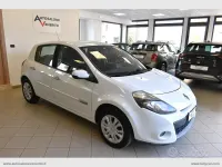 Usata Renault Clio II Dynamique 75 CV (55 kW) 2011 Bianco Berlina