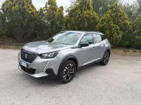 Usata Peugeot 2008 Allure 131 CV (96 kW) 2022 Grigio SUV