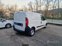 Usata Fiat Doblò Lounge 90 CV (66 kW) 2022 Bianco Monovolume