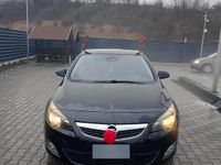 Käytetty Opel Astra 180 HP (132 kW) 2010 Musta Sedan