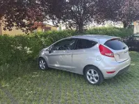 Usata Ford Fiesta Titanium 97 CV (71 kW) 2010 Grigio Berlina
