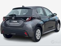 Usata Toyota Yaris Active 72 CV (52 kW) 2022 Grigio Berlina