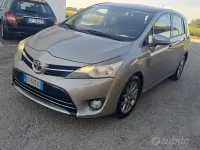 Usata Toyota Verso Active 124 CV (91 kW) 2013 Grigio Monovolume