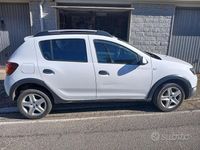Usata Dacia Sandero Stepway 90 CV (66 kW) 2015 Bianco Berlina