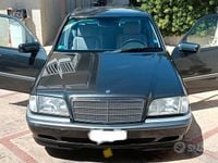 Usata Mercedes C180 Elegance 122 CV (89 kW) 1996 Grigio Berlina