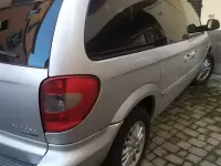 Usata Chrysler Voyager 143 CV (105 kW) 2004 Grigio Monovolume