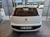 Usata Fiat Punto Evo Dynamic 69 CV (50 kW) 2011 Bianco Utilitaria