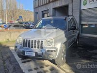 Usata Jeep Cherokee Sport 149 CV (109 kW) 2004 Grigio SUV