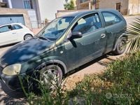 Usata Opel Corsa 58 CV (42 kW) 2002 Verde Utilitaria