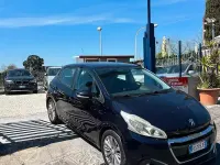 Usata Peugeot 208 Allure 75 CV (55 kW) 2016 Blu Utilitaria
