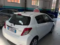 Usata Toyota Yaris Active 69 CV (50 kW) 2013 Bianco Utilitaria