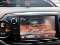 Usata Toyota Yaris 69 CV (50 kW) 2015 Bianco Berlina