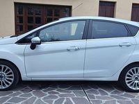 Usata Ford Fiesta Titanium 75 CV (55 kW) 2015 Bianco Berlina