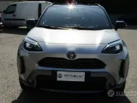Usata Toyota Yaris Hybrid 92 CV (67 kW) 2023 Grigio Station wagon