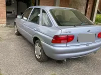 Usata Ford Escort 88 CV (64 kW) 1995 Grigio Berlina