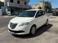 Usata Lancia Ypsilon Gold 95 CV (69 kW) 2015 Bianco Utilitaria