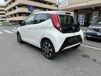 Usata Toyota Aygo X-play 72 CV (52 kW) 2019 Bianco Utilitaria