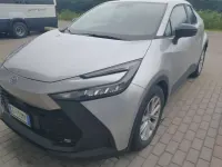 Usata Toyota C-HR Trend 98 CV (72 kW) 2024 Argento SUV