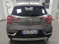 Usado Renault Captur Techno 101 CV (74 kW) 2023 Gris SUV