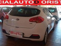 Begagnad Kia Ceed 110 HK (80 kW) 2013 Vit Halvkombi