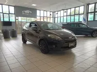 Usata Ford Fiesta 82 CV (60 kW) 2009 Marrone Berlina