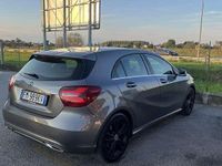 Usata Mercedes A160 90 CV (66 kW) 2017 Marrone Berlina