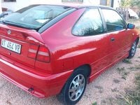 Usado Lancia Delta 103 CV (75 kW) 1998 Rojo Utilitario