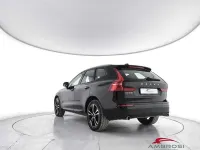 Usata Volvo XC60 Momentum 150 CV (110 kW) 2020 Nero SUV