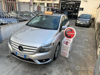 Usata Mercedes B180 Executive 109 CV (80 kW) 2014 Grigio Utilitaria