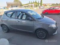 Usata Lancia Ypsilon Platinum 69 CV (50 kW) 2017 Grigio Utilitaria