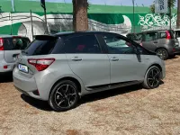 Usata Toyota Yaris Hybrid Active 101 CV (74 kW) 2018 Grigio Berlina