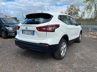Usata Nissan Qashqai N-Connecta 140 CV (102 kW) 2019 Bianco SUV