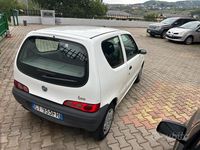 Usata Fiat 600 54 CV (39 kW) 2005 Bianco Berlina