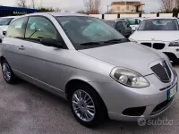 Usata Lancia Ypsilon 69 CV (50 kW) 2011 Grigio Utilitaria