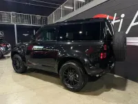 Usata Land Rover Defender SE Dynamic 199 CV (146 kW) 2021 Nero SUV