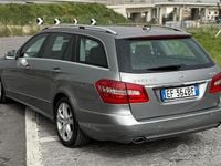 Usata Mercedes E350 265 CV (194 kW) 2011 Grigio Station wagon