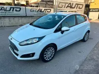Usata Ford Fiesta 75 CV (55 kW) 2014 Bianco Utilitaria