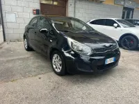 Usata Kia Rio 75 CV (55 kW) 2015 Nero Berlina