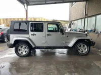Usata Jeep Wrangler Unlimited Sahara 177 CV (130 kW) 2009 Argento SUV